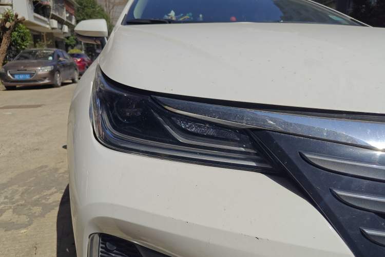 Used Toyota Allion 2021 2.0L Deluxe Edition Right Front Headlight