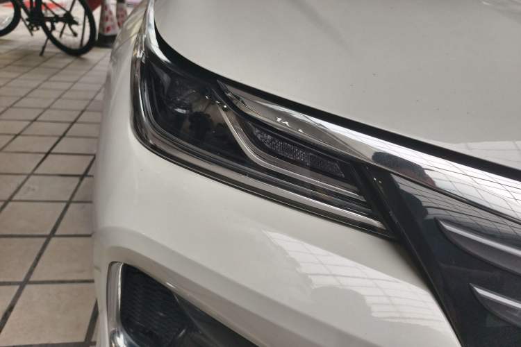 Used Toyota Allion 2021 2.0L Deluxe Edition Right Front Headlight