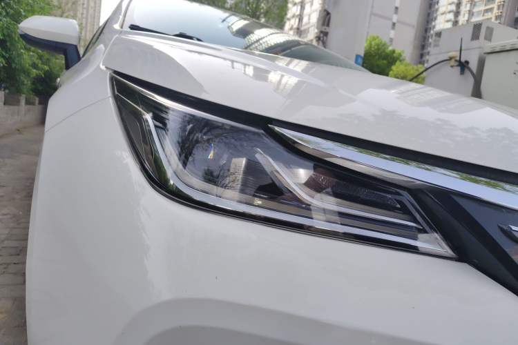 Used Toyota Allion 2021 2.0L Luxury Edition Right Front Headlight