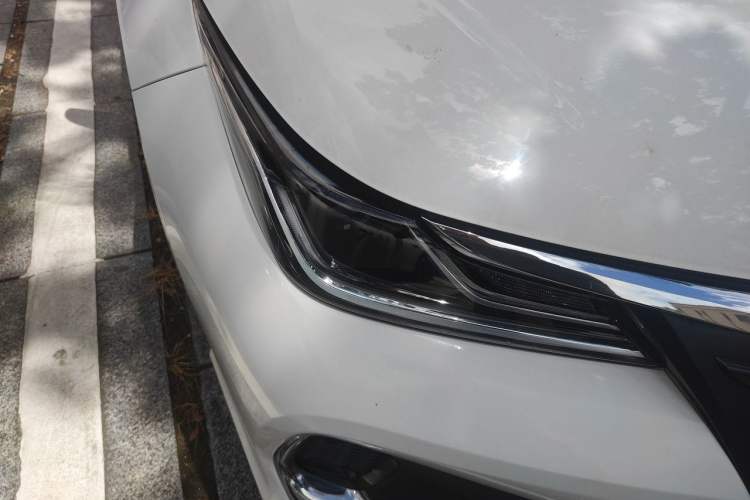 Used Toyota Allion 2021 2.0L Ambition Edition Right Front Headlight