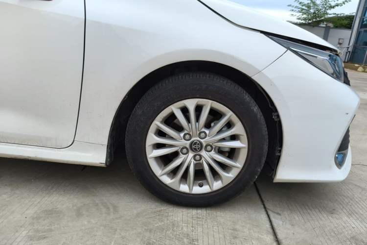 Used Toyota Allion 2021 2.0L Luxury Edition Right Front Wheel Hub