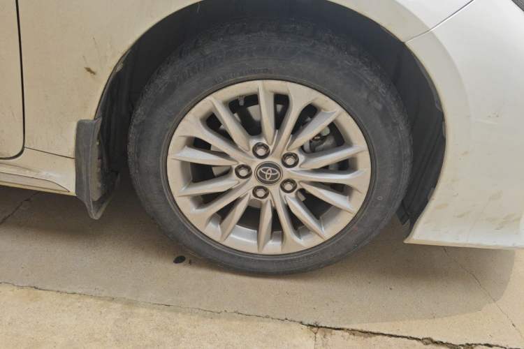 Used Toyota Allion 2021 2.0L Deluxe Edition Right Front Wheel Hub