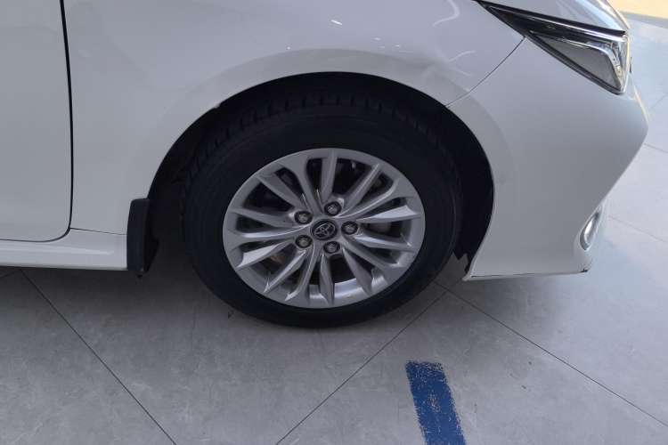 Used Toyota Allion 2021 2.0L Luxury Edition Right Front Wheel Hub