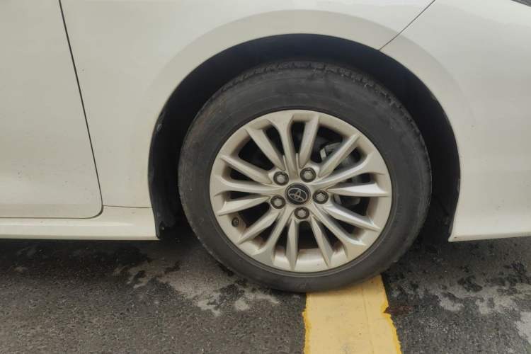 Used Toyota Allion 2021 2.0L Ambition Edition Right Front Wheel Hub