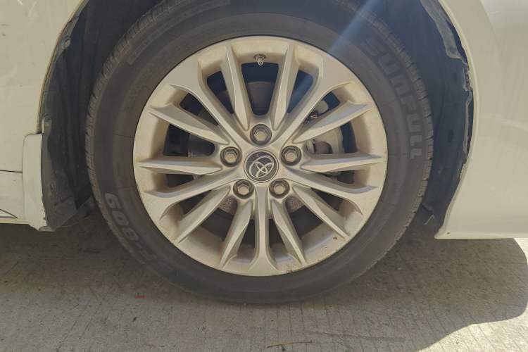 Used Toyota Allion 2021 2.0L Deluxe Edition Right Front Wheel Hub