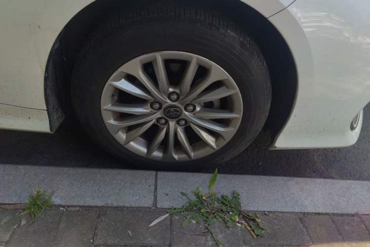Used Toyota Allion 2021 2.0L Ambition Edition Right Front Wheel Hub