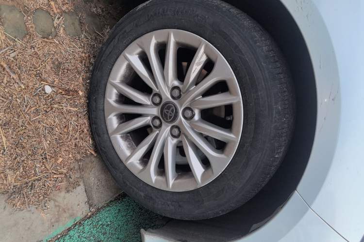Used Toyota Allion 2021 2.0L Ambition Edition Right Front Wheel Hub