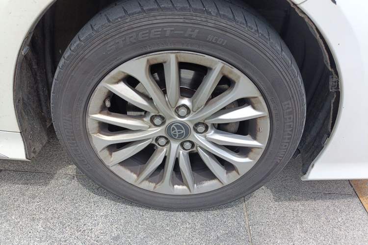 Used Toyota Allion 2021 2.0L Deluxe Edition Right Front Wheel Hub