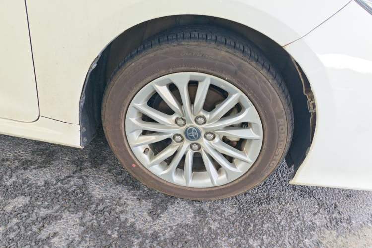 Used Toyota Allion 2021 2.0L Luxury Edition Right Front Wheel Hub