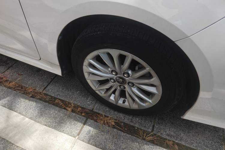 Used Toyota Allion 2021 2.0L Ambition Edition Right Front Wheel Hub