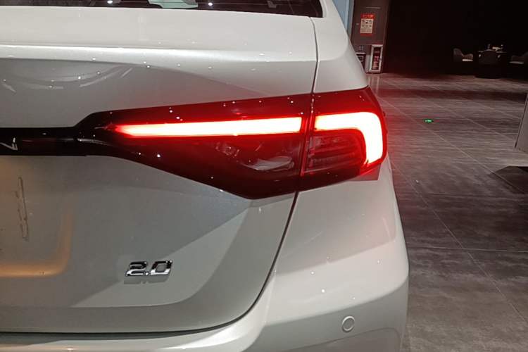 Used Toyota Allion 2021 2.0L Flagship Edition Right Rear Taillight