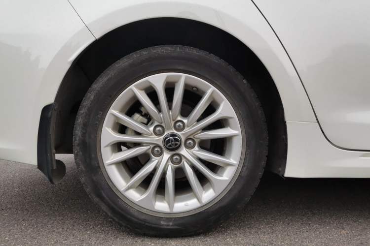 Used Toyota Allion 2021 2.0L Luxury Edition Right Rear Wheel Hub