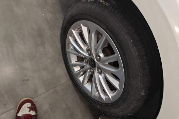 Used Toyota Allion 2021 2.0L Luxury Edition Right Rear Wheel Hub