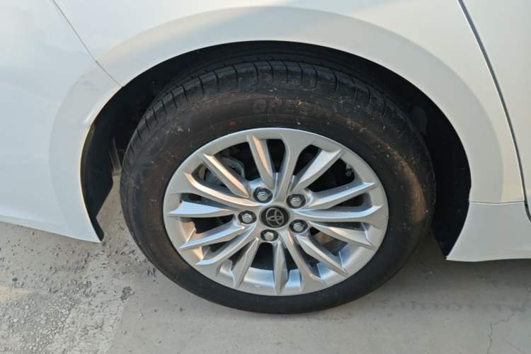 Used Toyota Allion 2021 2.0L Luxury Edition Right Rear Wheel Hub