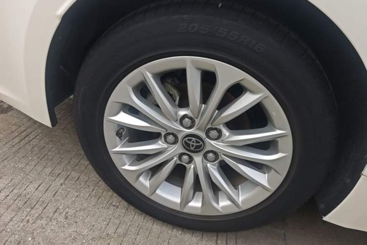 Used Toyota Allion 2021 2.0L Ambition Edition Right Rear Wheel Hub
