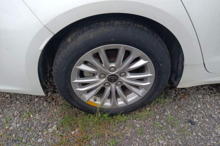 Used Toyota Allion 2021 2.0L Luxury Edition Right Rear Wheel Hub