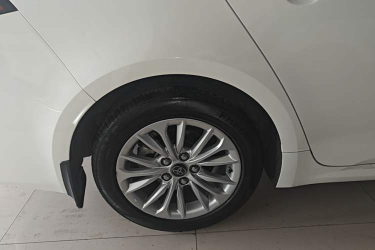 Used Toyota Allion 2021 2.0L Luxury Edition Right Rear Wheel Hub