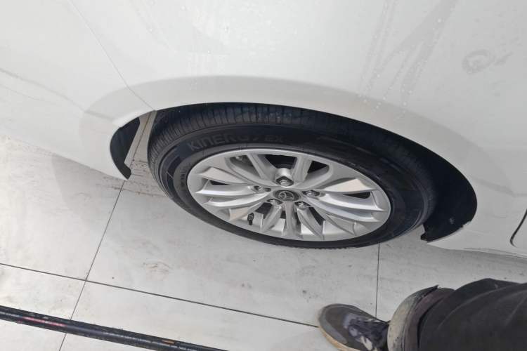 Used Toyota Allion 2021 2.0L Deluxe Edition Right Rear Wheel Hub