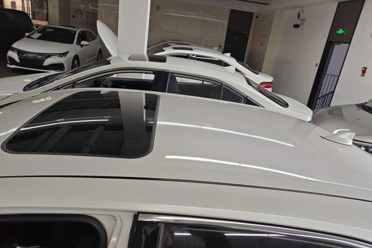 Used Toyota Allion 2021 2.0L Luxury Edition Roof