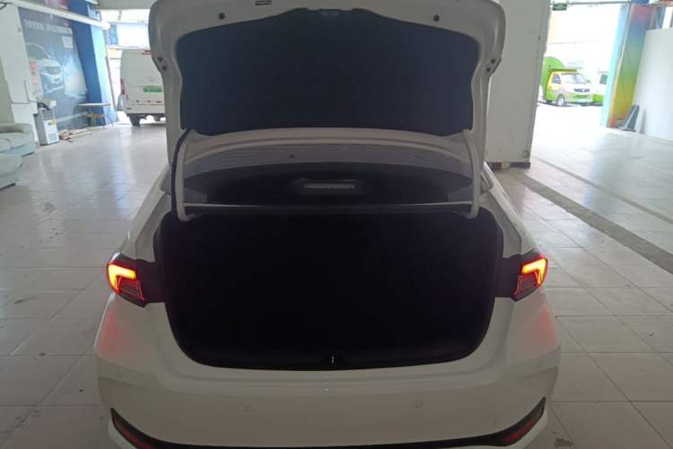 Used Toyota Allion 2021 2.0L Deluxe Edition Trunk