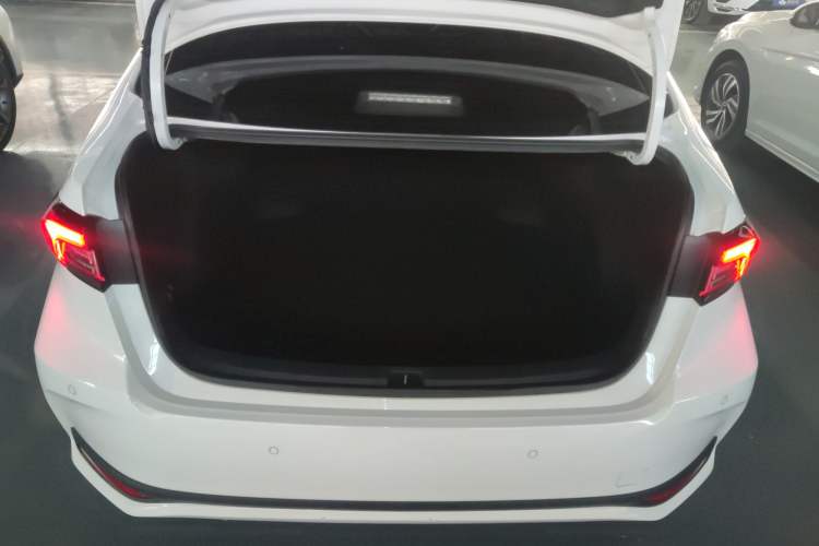 Used Toyota Allion 2021 2.0L Deluxe Edition Trunk