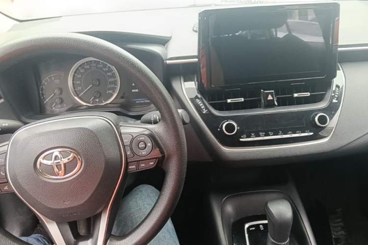 Used Toyota Allion 2022 2.0L Elite Edition Center Console