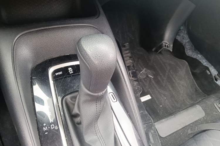 Used Toyota Allion 2022 2.0L Elite Edition Gear Lever