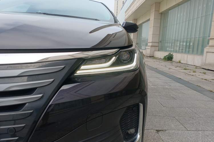 Used Toyota Allion 2022 2.0L Elite Edition Left Front Headlight