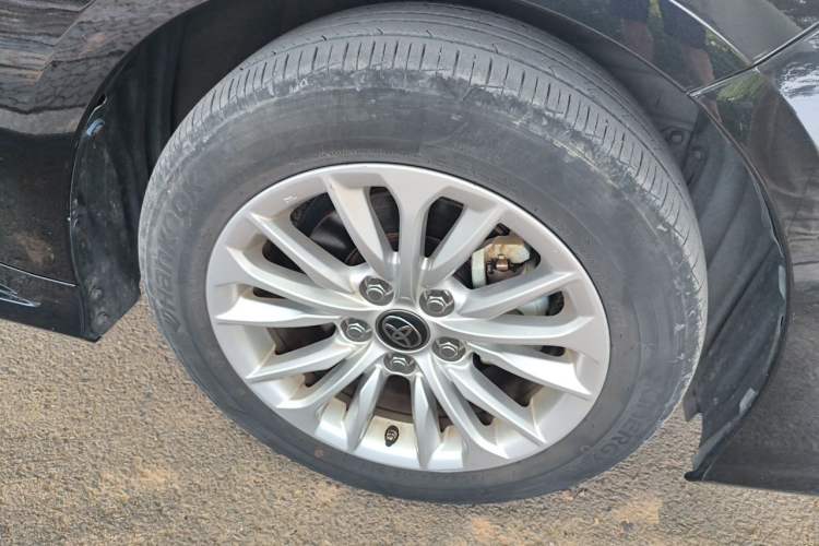Used Toyota Allion 2022 2.0L Pioneer Edition Right Front Wheel Hub