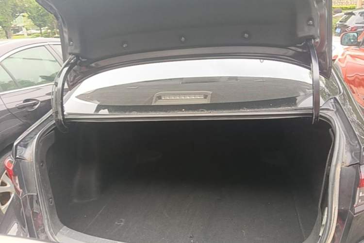 Used Toyota Allion 2022 2.0L Elite Edition Trunk