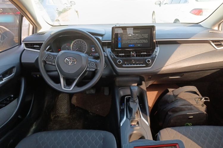 Used Toyota Allion 2022 2.0L Elite Edition Center Console
