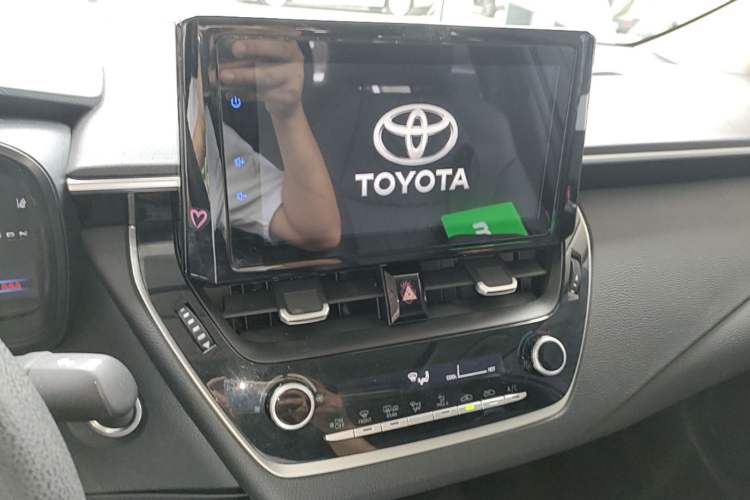 Used Toyota Allion 2022 2.0L Elite Edition Audio And AC Panel