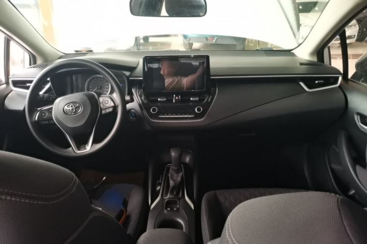 Used Toyota Allion 2022 2.0L Elite Edition Center Console