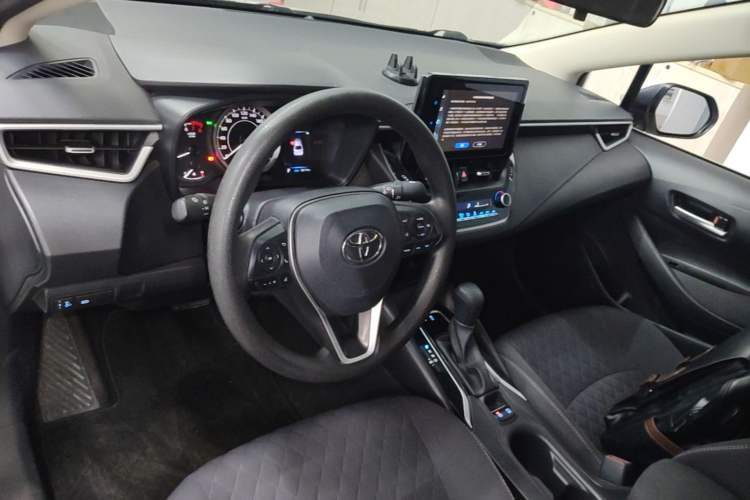 Used Toyota Allion 2022 2.0L Elite Edition Center Console