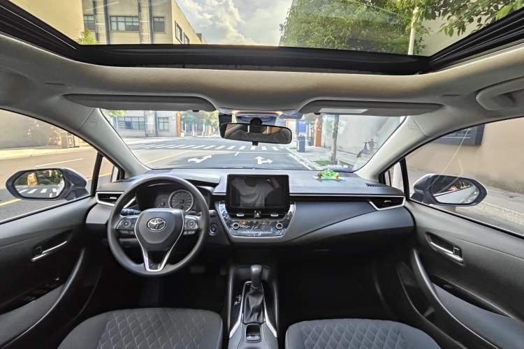 Used Toyota Allion 2022 2.0L Elite Edition Center Console