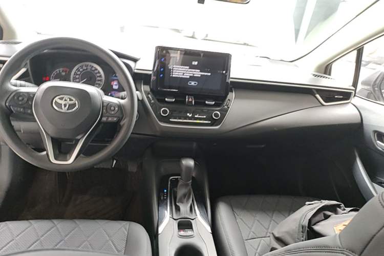 Used Toyota Allion 2022 2.0L Elite Edition Center Console