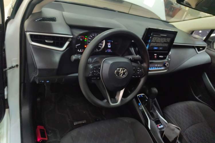 Used Toyota Allion 2022 2.0L Elite Edition Center Console