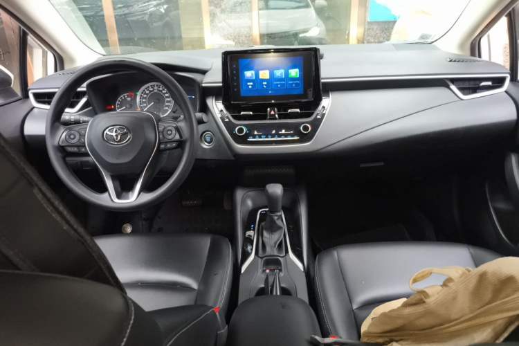 Used Toyota Allion 2022 2.0L Pioneer Edition Center Console