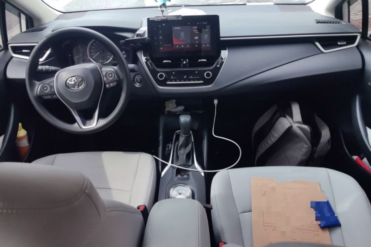 Used Toyota Allion 2022 2.0L Elite Edition Center Console