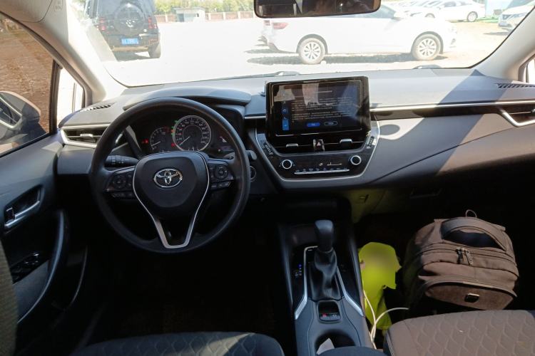 Used Toyota Allion 2022 2.0L Elite Edition Center Console