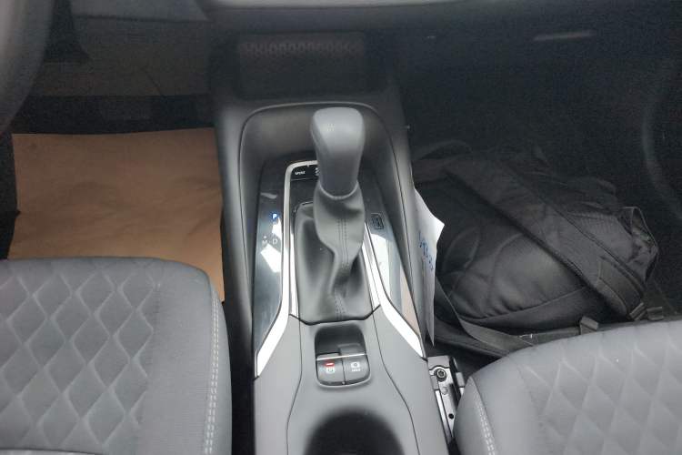 Used Toyota Allion 2022 2.0L Elite Edition Gear Lever