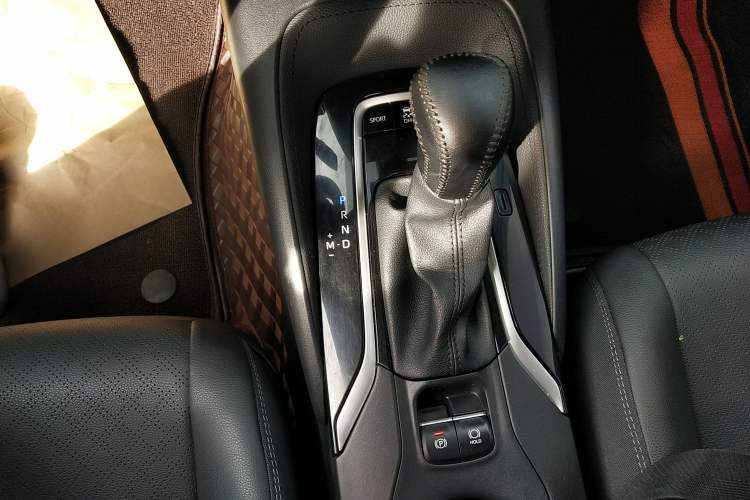 Used Toyota Allion 2022 2.0L Zunyue Edition Gear Lever