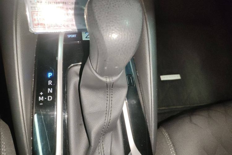 Used Toyota Allion 2022 2.0L Elite Edition Gear Lever