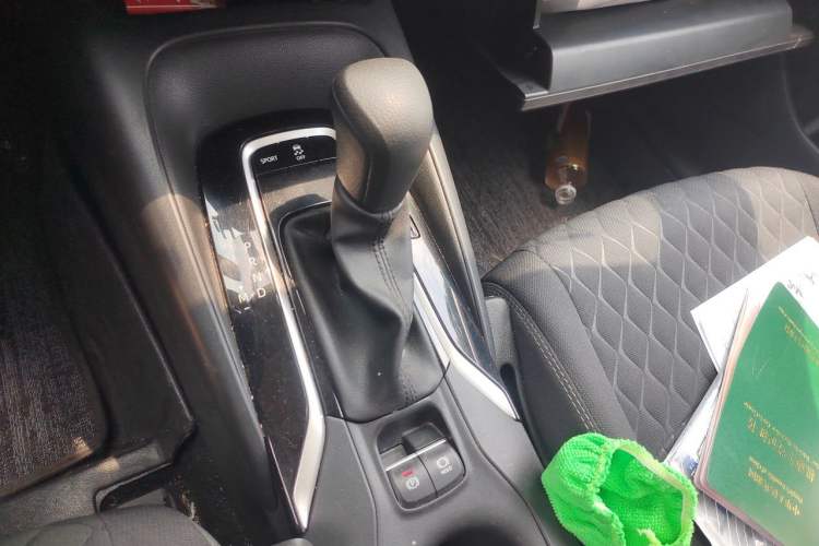 Used Toyota Allion 2022 2.0L Elite Edition Gear Lever