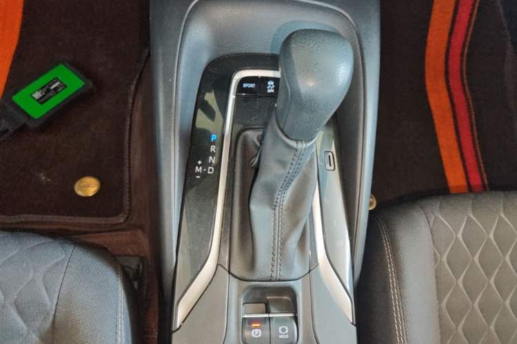 Used Toyota Allion 2022 2.0L Elite Edition Gear Lever