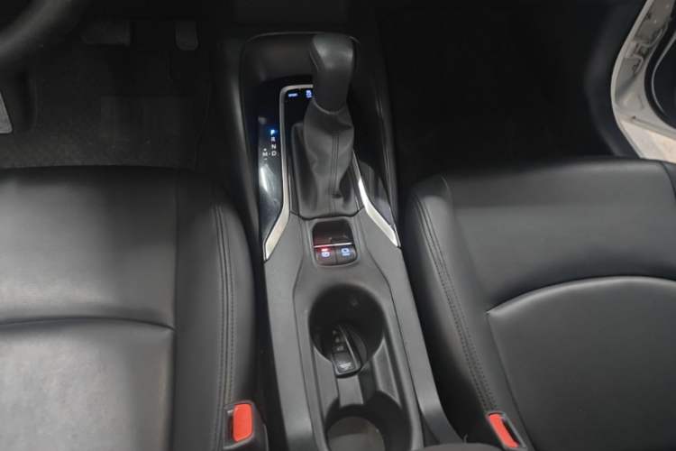 Used Toyota Allion 2022 2.0L Elite Edition Gear Lever