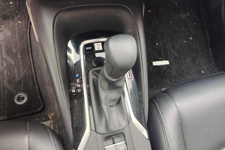 Used Toyota Allion 2022 2.0L Elite Edition Gear Lever
