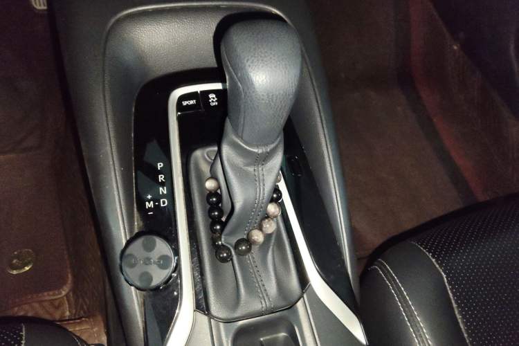 Used Toyota Allion 2022 2.0L Elite Edition Gear Lever