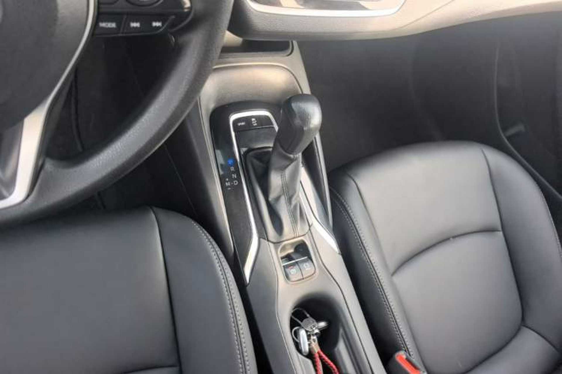 Used Toyota Allion 2022 2.0L Elite Edition Gear Lever