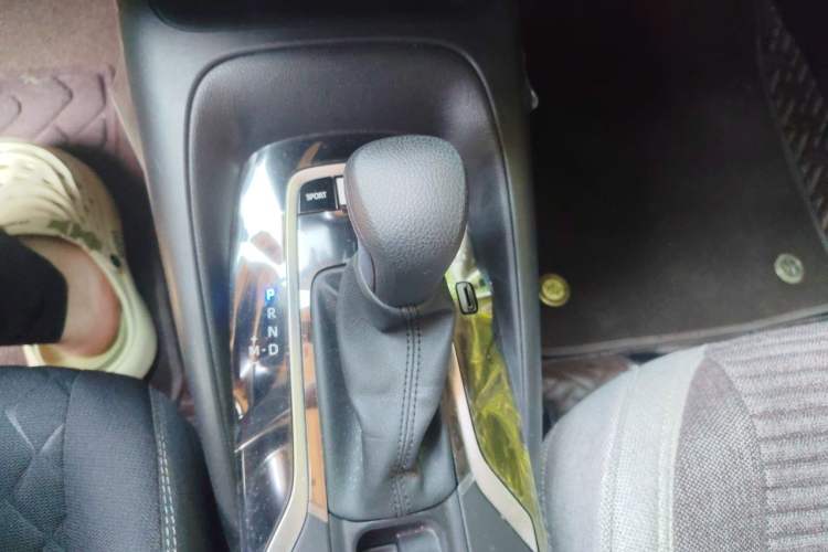 Used Toyota Allion 2022 2.0L Pioneer Edition Gear Lever